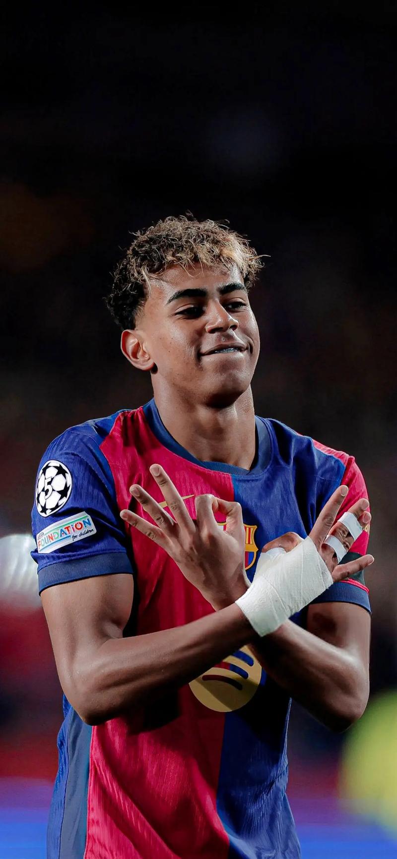 维金斯17+6手刃旧主，热巴全能鲍威尔14中10，热火力克残阵勇士（维金斯17+6斩旧主，阿德巴约全面开花、鲍威尔14投10中，热火击退残阵勇士）