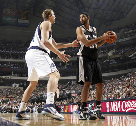 山东泰山达成中国顶级联赛总积分1500分里程碑，为中超首队（山东泰山破中国顶级联赛1500分大关，率先成为中超首队）