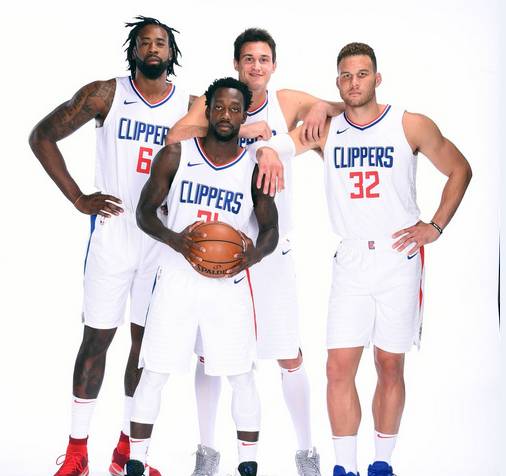 懂球帝2025年11月MVP候选出炉：姆巴佩、哈兰德领衔，莱万在列（懂球帝2025年11月MVP候选名单揭晓：姆巴佩、哈兰德领衔，莱万入围）