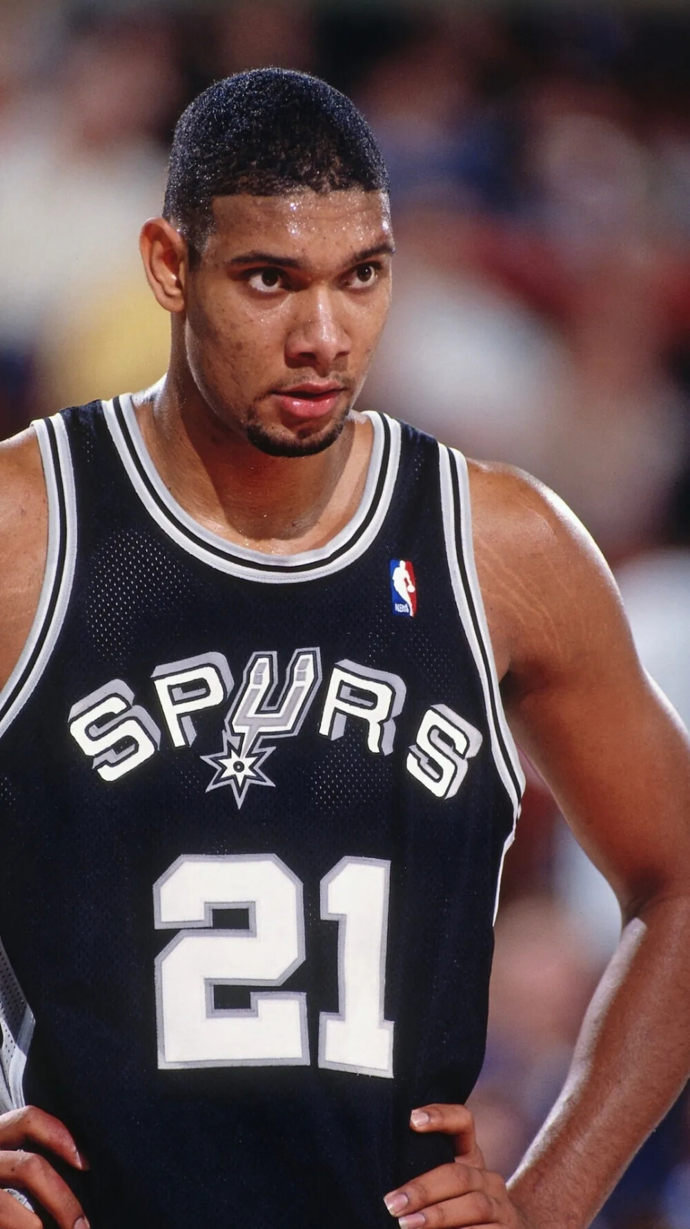 你以为水火不容的耐克和阿迪，有钱也得一起挣（看似死对头的耐克与阿迪，为了赚钱照样联手）