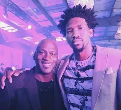 欧冠：巴黎大胜曼联 内马尔建功（欧冠：巴黎完胜曼联，内马尔破门）