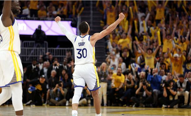 阿斯顿维拉英超前5轮不胜，现四连胜登顶英超第3（从前五轮不胜到四连胜，阿斯顿维拉跃居英超第三）